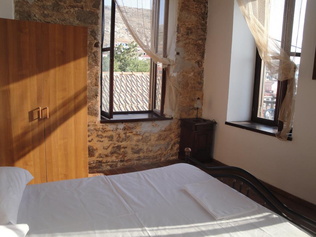 Villa Chrysodimi Chalki Town Стая снимка
