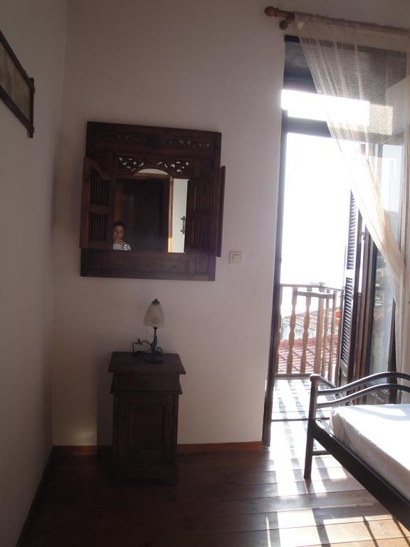 Villa Chrysodimi Chalki Town Стая снимка