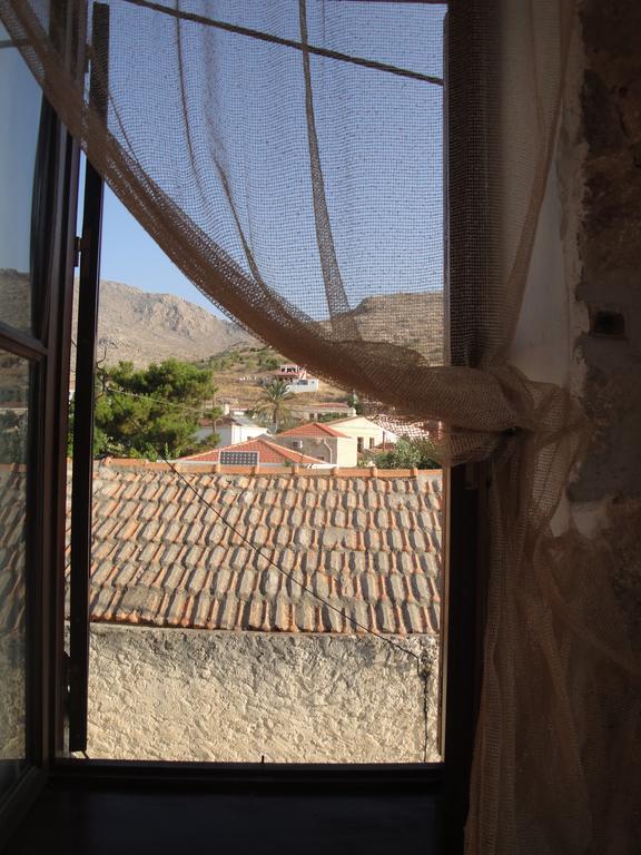 Villa Chrysodimi Chalki Town Стая снимка