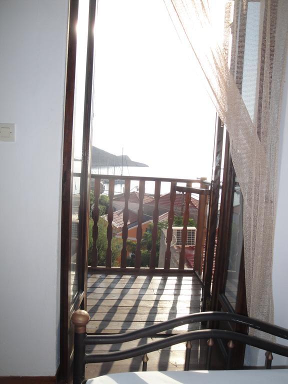 Villa Chrysodimi Chalki Town Стая снимка