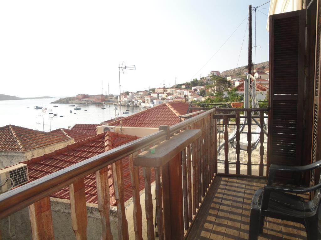 Villa Chrysodimi Chalki Town Стая снимка