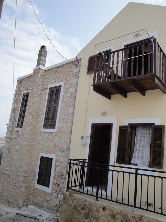 Villa Chrysodimi Chalki Town Стая снимка