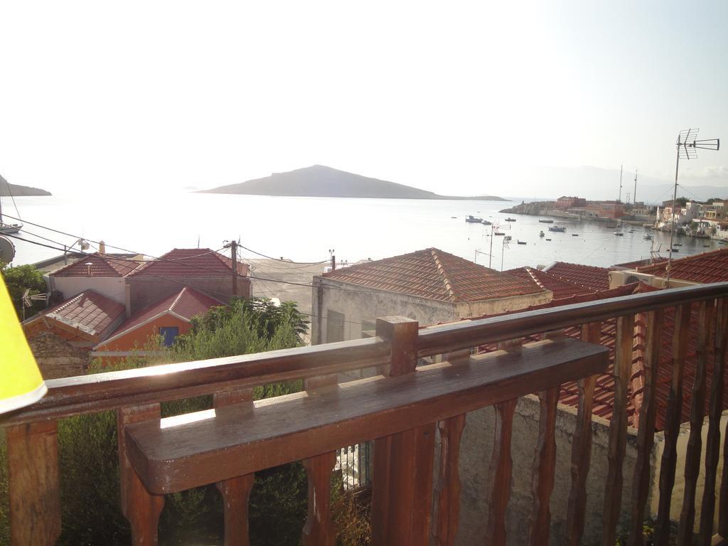 Villa Chrysodimi Chalki Town Стая снимка